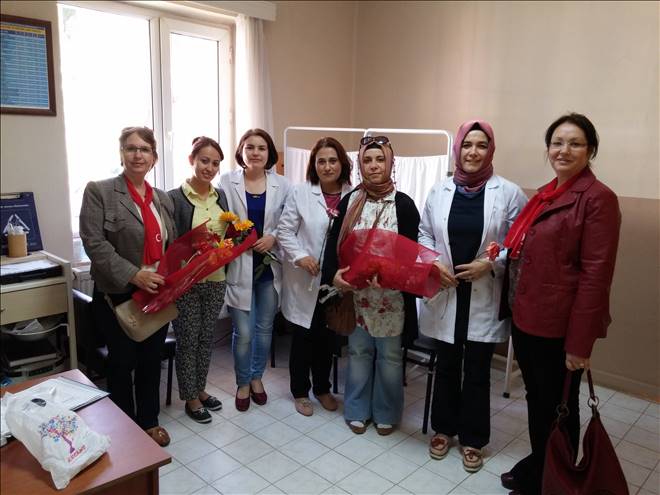 Milliyetçi Hareket Partisi Kadın Kolları Hemşireler Günü'nü Kutladı