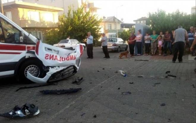 Alkollü Sürücü Ambulansa Çarptı