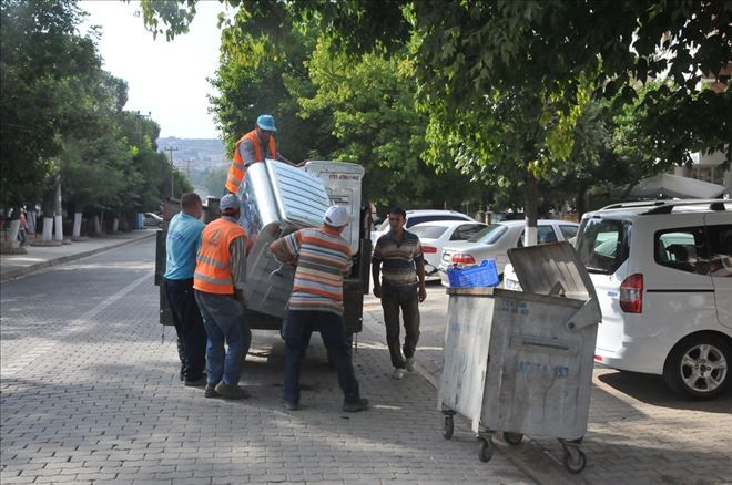 Çöp Konteynırları Yenileri ile Değiştiriliyor‏