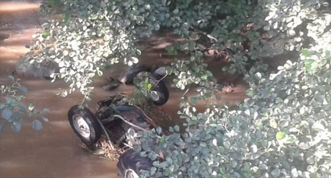 Traktör Sel Sularına Kapıldı