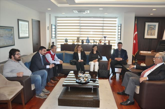 Çan CHP İlçe Başkanı Av. Ümran Aydın ve İlçe Yönetimi, Çanakkale Belediye Başkanı Ülgür Gökhan´a Nezaket Ziyaretinde Bulundu