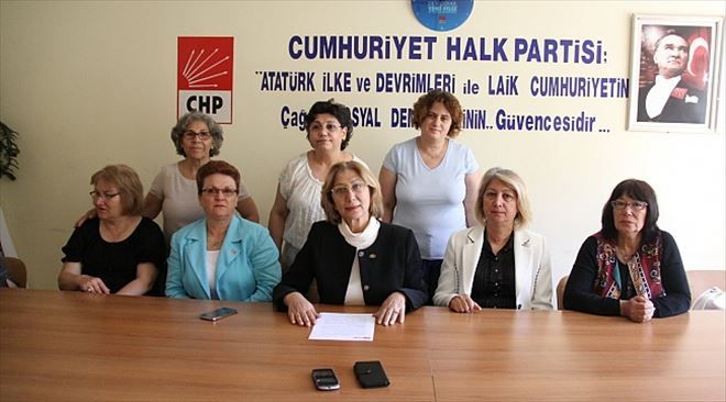 CHP İl Kadın Kollarından; ´Demokrasiyi Darp Ettiniz.´