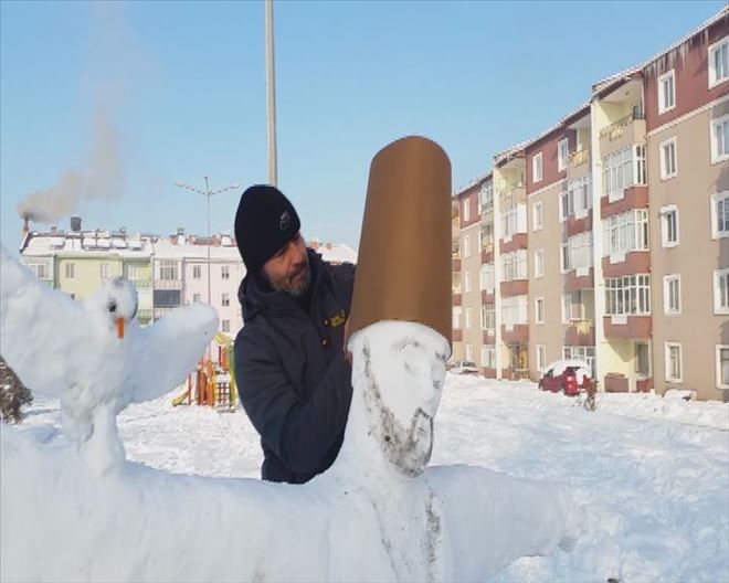 Kardan Semazen Heykeli Yaptı