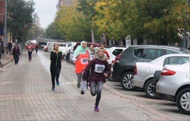 ÇAN´DA 29 EKİM CUMHURİYET BAYRAMI KOŞULARI 6 KATEGORİDE YAPILDI