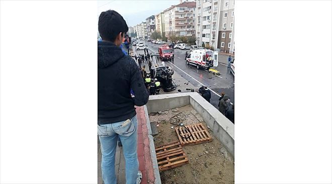 Korkunç Kaza! Bariyer Araca Ok Gibi Saplandı