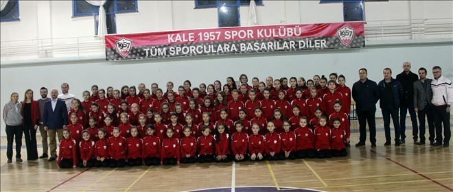 KALE 1957 SPOR KULÜBÜ VOLEYBOL TAKIMI FORMA DAĞITIM TÖRENİ