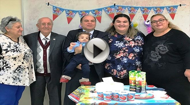 Treacher Collins Sendromlu Baran Bebek İlk Doğum Gününü Doktorlarla Kutladı