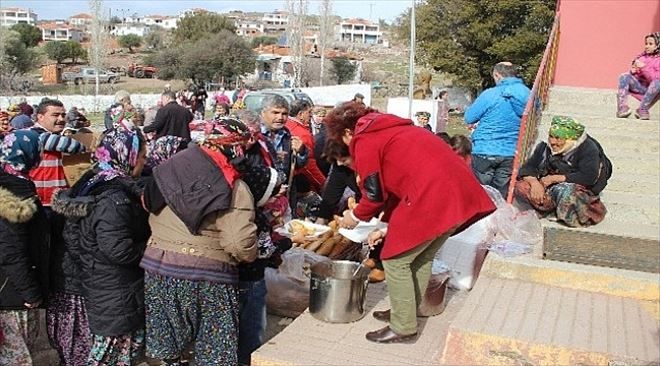 Kızılay Ekipleri, Ayvacık´ta Yaraları Sarmaya Başladı