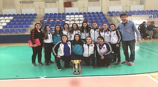 ÇOMÜ Kadın Futsal Takımı Namağlup Şampiyon