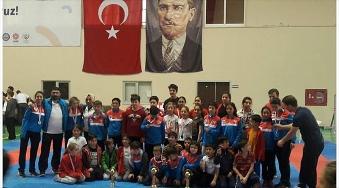 Biga Karate Gençlik Spor Kulübü Genel Klasmanda Şampiyon