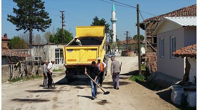 Çan´da Köy Yolları Onarılıyor