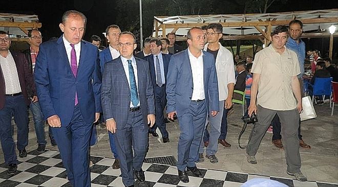 Bülent Turan´a Kulak Verin…