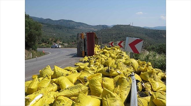 Çanakkale´de Trafik Kazası: 1 Ölü, 1 Yaralı
