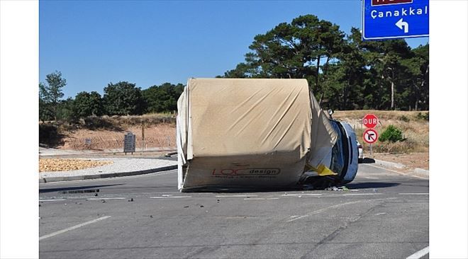 Ayvacık´ta Trafik Kazası: 2 Yaralı