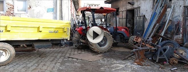 Üzerine Çıkmadan Çalıştırdığı Traktörün Altında Kaldı