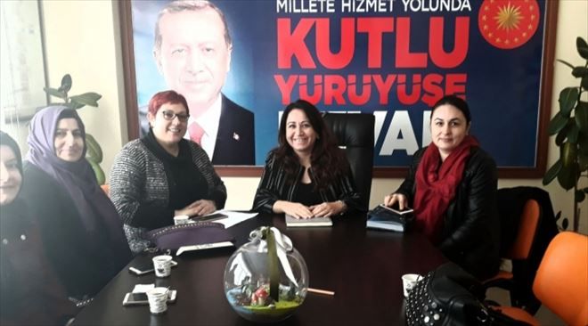 AK Parti İl Kadın Kolları Başkanı Gülsüm Üstün, Çan Kadın Kollarını Ziyaret Etti
