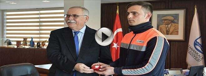 İnsanlık Ölmemiş Dedirten İşçiye Ödül