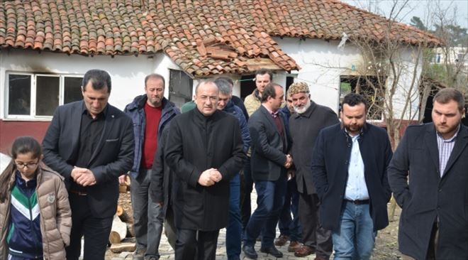 Evi Yanan Aileye Yardım Eli