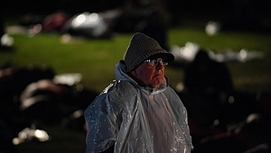 Anzaklar Uyku Tulumlarının İçerisinde Ayini Bekledi