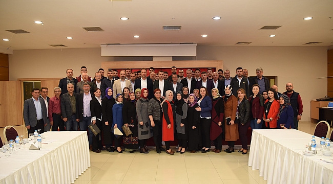 ERKEN SEÇİM KARARININ AKŞAMINDA AK PARTİ ÇAN TEŞKİLATLARI "BİZ HAZIRIZ" MESAJI VERDİ