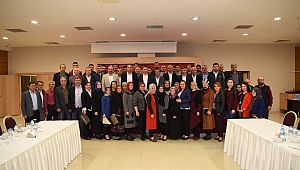 ERKEN SEÇİM KARARININ AKŞAMINDA AK PARTİ ÇAN TEŞKİLATLARI "BİZ HAZIRIZ" MESAJI VERDİ