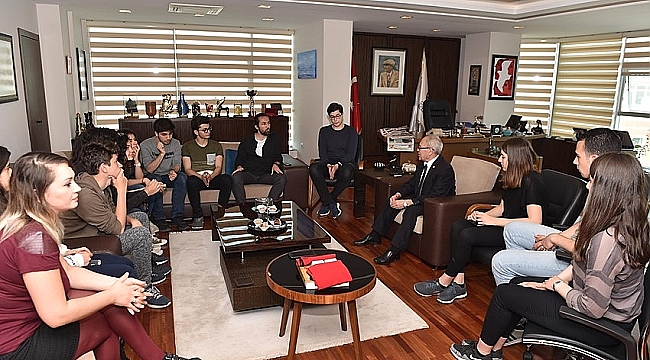 Kabataş Erkek Lisesi Öğretmen Ve Öğrencilerinden Çanakkale Belediyesine Ziyaret