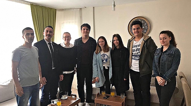 Kolej Öğrecilerinden Anlamlı Ziyaret