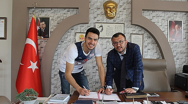 Umurbey Belediyesporyeni Transferlerini Tanıttı