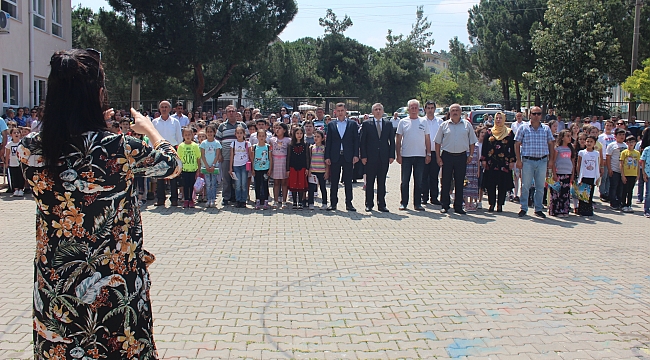 Çan Cumhuriyet İlkokulu'nda Yılsonu Karne Töreni Gerçekleştirildi