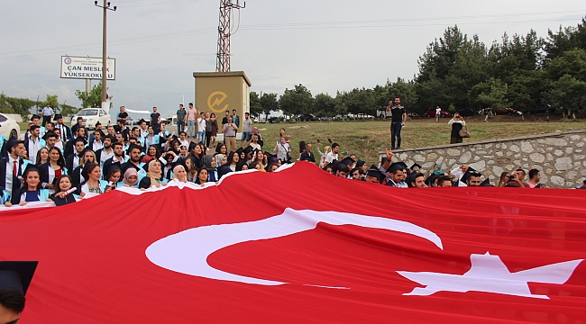 ÇAN MESLEK YÜKSEKOKULU MEZUNİYET TÖRENİ GERÇEKLEŞTİ