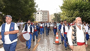Çan Belediyesi'nin 7.Geleneksel Yağlı Pehlivan Güreşleri Kortej Yürüyüşüyle Başladı
