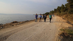 Karanlık Liman ile Kumkale Arasındaki Yolda Çalışmalar Devam Ediyor