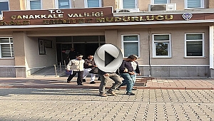 Yaşlı kadını dolandırırken yakalandılar!