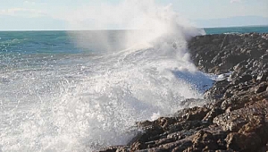 Çanakkale'de Adalara Ulaşıma Poyraz Engeli
