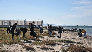 Çanakkale Sahillerine Limak Enerji Çevre Timi'nin Eli Değdi
