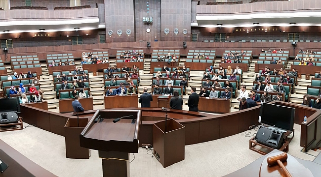 ÇOMÜ Öğrencileri TBMM'yi Ziyaret Etti