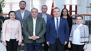 Çanakkale Belediye Başkan Adayı Ayhan Gider'den Çanakkale Barosu'na Ziyaret
