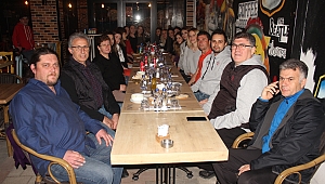 MAVİ CAFEDEN KALE 1957 VOLEYBOL TAKIMINA YEMEK