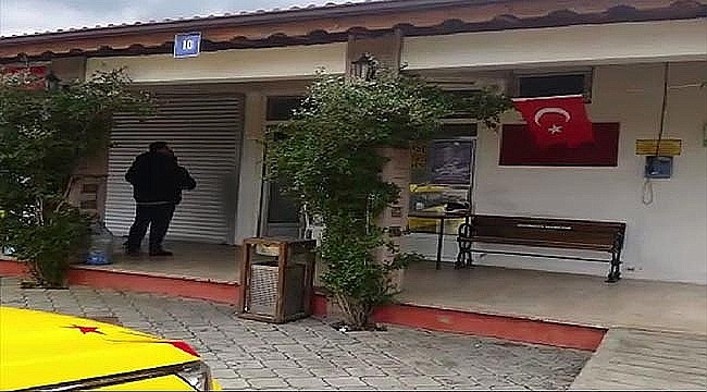 Türk Bayrağını Yakmaya Kalktı!