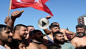 10 Yıl Aradan Sonra Yağlı Direk Yarışması Yapıldı