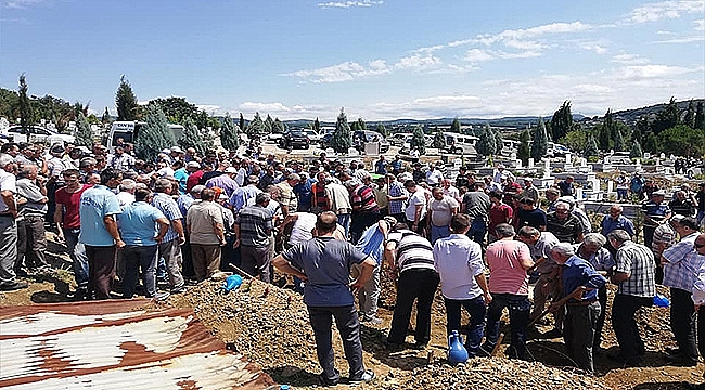 Kazada Ölenler Toprağa Verildi