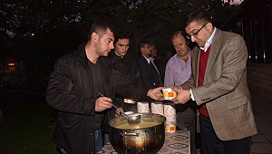 Başkan Bülent Öz, Ülkü Ocaklarının Barış Pınarı Harekâtı İçin Okuttuğu Mevlitte Hemşerileriyle Birlikte Dua Etti