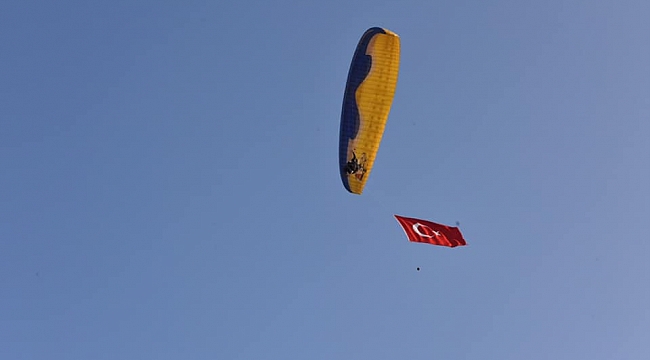 Cumhuriyet İçin Çan Semalarında Anlamlı Uçuş