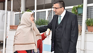 Başkan Bülent Öz, Halkla Olan Bağını Hiç Koparmayarak Gönüllere Dokunuyor