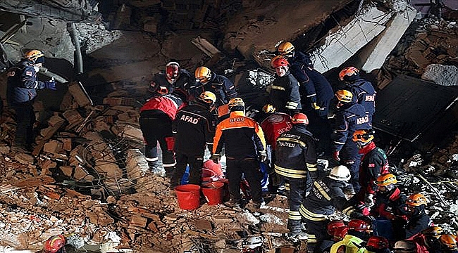 39 CANIMIZI YİTİRDİĞİMİZ ELAZIĞ'DA 948 ARTÇI DEPREM MEYDANA GELDİ!