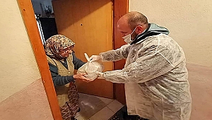 ÇANAKKALE BELEDİYESİNDEN 65 YAŞ ÜZERİ KENTLİLERE SICAK YEMEK DESTEĞİ