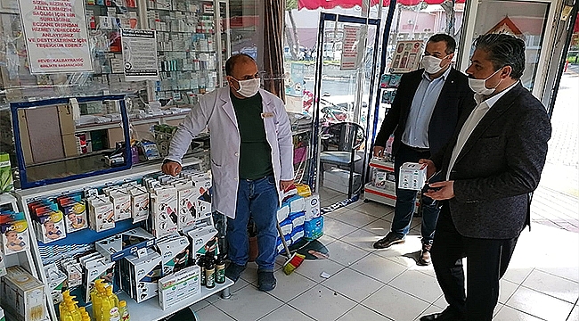 BAYRAMİÇ BELEDİYESİ'NDEN ECZANELERE MASKE