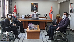 YÜZ KORUYUCU MASKELER İL EMNİYET MÜDÜRÜNE TESLİM EDİLDİ