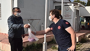 BAŞKAN ÖZ SAĞLIK PERSONELİNİ BAYRAMDA DA UNUTMADI