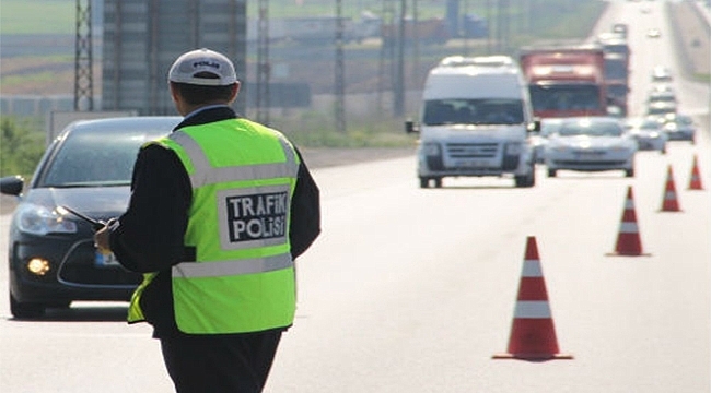 TRAFİK KURALLARINA UYMAYANLARA CEZA YAĞDI!